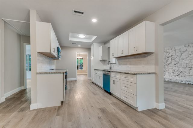 2117 Franklin Drive, Arlington, TX 76011