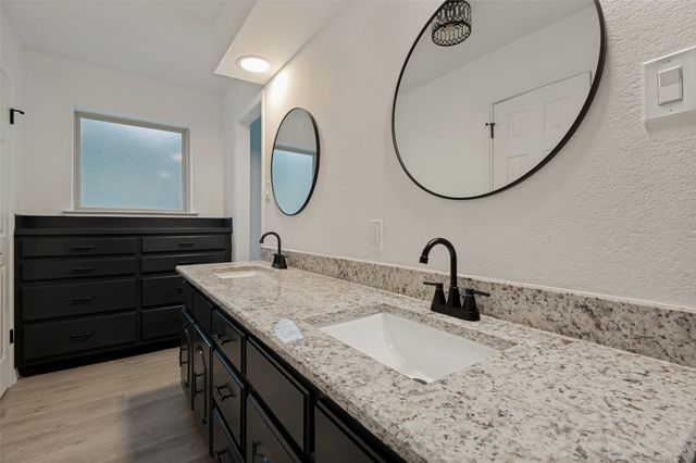 2117 Franklin Drive, Arlington, TX 76011