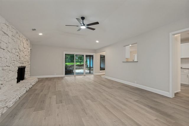 2117 Franklin Drive, Arlington, TX 76011