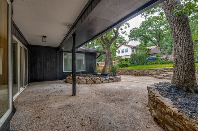 2117 Franklin Drive, Arlington, TX 76011