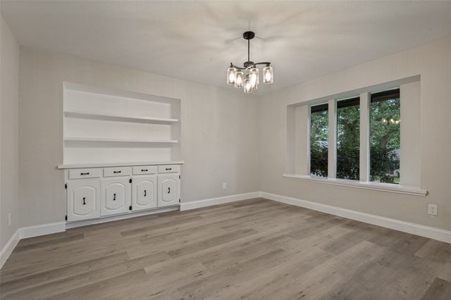 2117 Franklin Drive, Arlington, TX 76011
