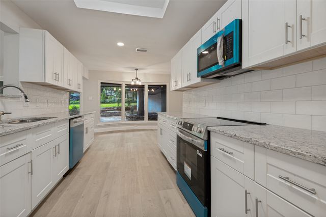 2117 Franklin Drive, Arlington, TX 76011