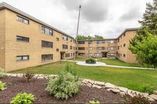 6807 N Ridge Boulevard 101, Chicago, IL 60645