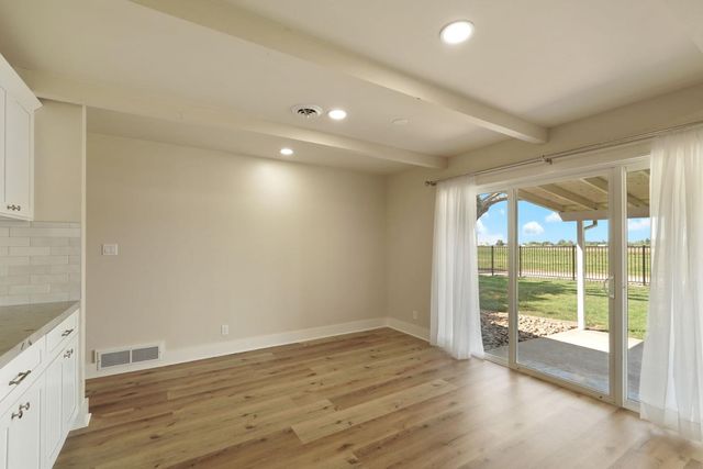 18211 E Jahant Rd, Acampo, CA 95220