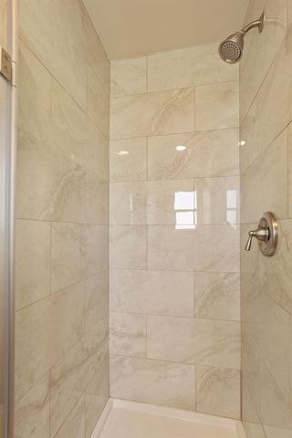 18211 E Jahant Rd, Acampo, CA 95220