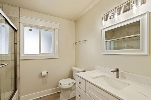 18211 E Jahant Rd, Acampo, CA 95220