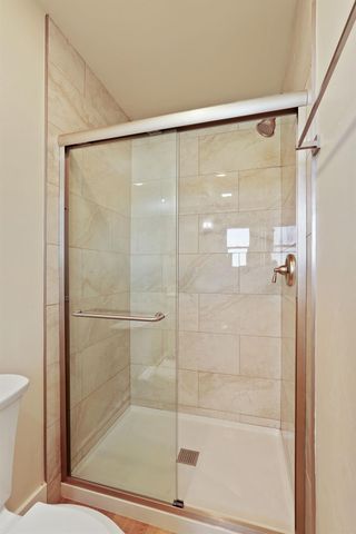 18211 E Jahant Rd, Acampo, CA 95220