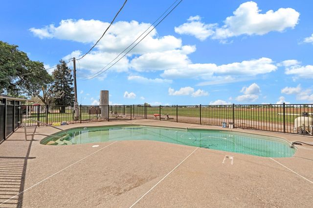 18211 E Jahant Rd, Acampo, CA 95220