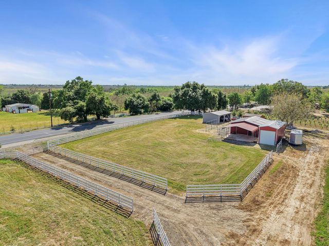 18211 E Jahant Rd, Acampo, CA 95220