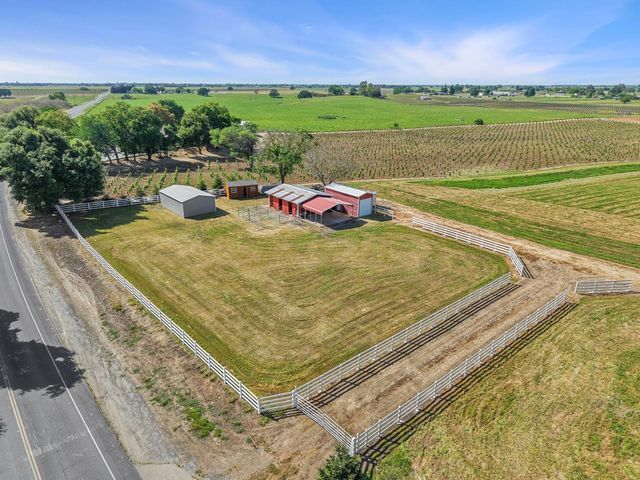 18211 E Jahant Rd, Acampo, CA 95220