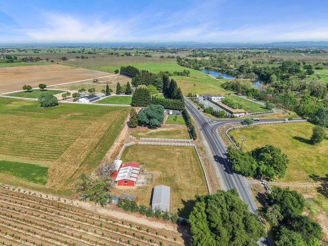 18211 E Jahant Rd, Acampo, CA 95220