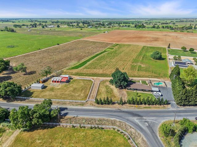 18211 E Jahant Rd, Acampo, CA 95220