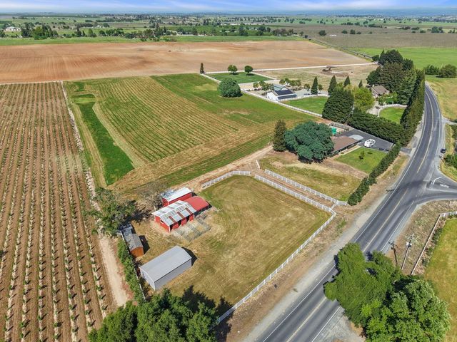 18211 E Jahant Rd, Acampo, CA 95220