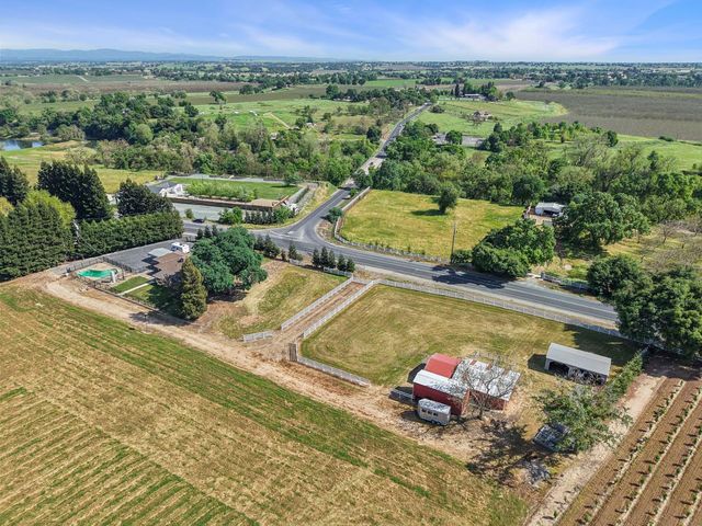 18211 E Jahant Rd, Acampo, CA 95220