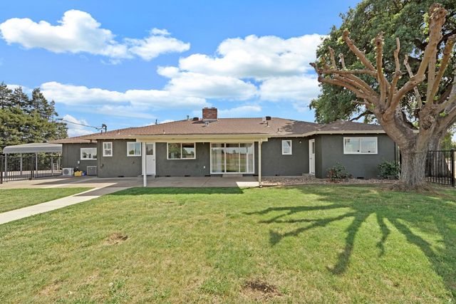 18211 E Jahant Rd, Acampo, CA 95220