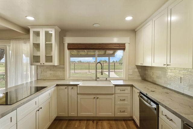 18211 E Jahant Rd, Acampo, CA 95220