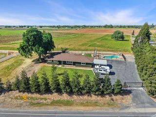 18211 E Jahant Rd, Acampo, CA 95220