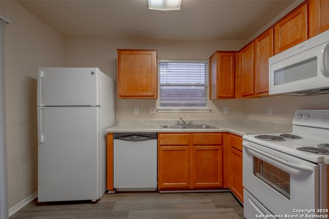 9006 CLEARWOOD PATH, Universal City, TX 78148