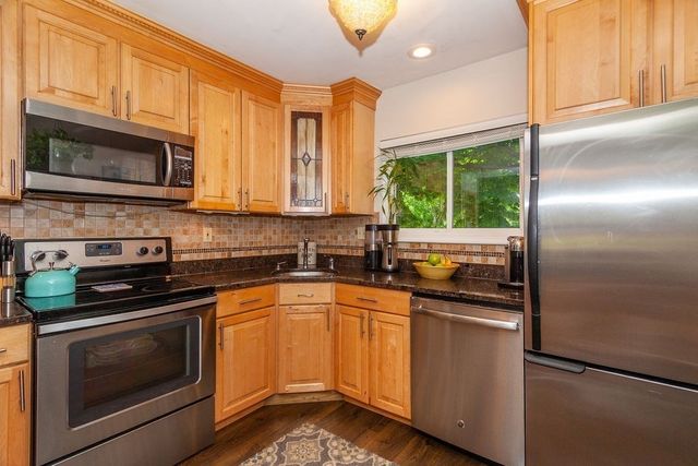 129 Governor Winthrop Rd 1A, Somerville, MA 02145