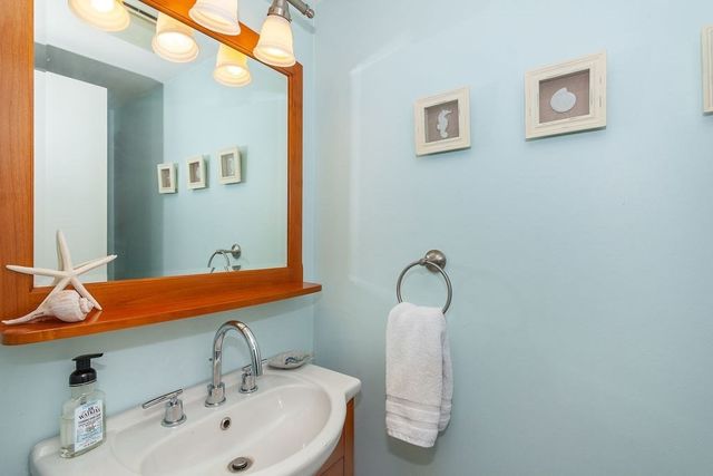 129 Governor Winthrop Rd 1A, Somerville, MA 02145