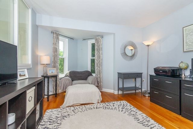 129 Governor Winthrop Rd 1A, Somerville, MA 02145