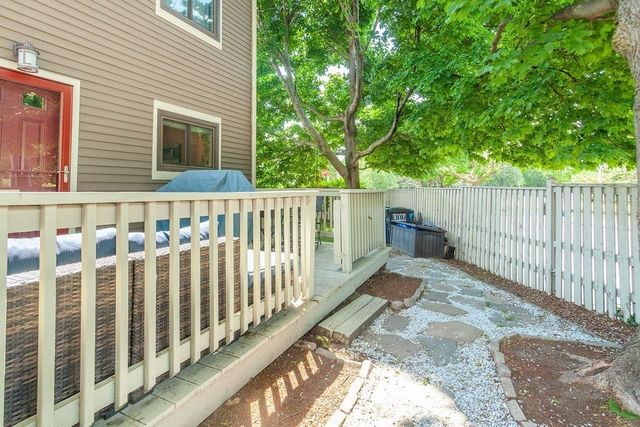 129 Governor Winthrop Rd 1A, Somerville, MA 02145