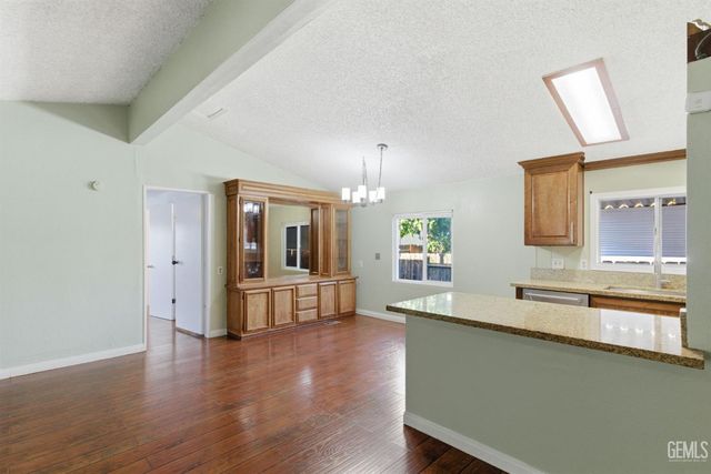 1301 Taft Hwy 92, Bakersfield, CA 93307