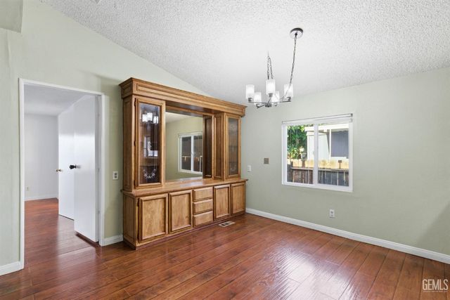 1301 Taft Hwy 92, Bakersfield, CA 93307