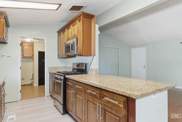 1301 Taft Hwy 92, Bakersfield, CA 93307