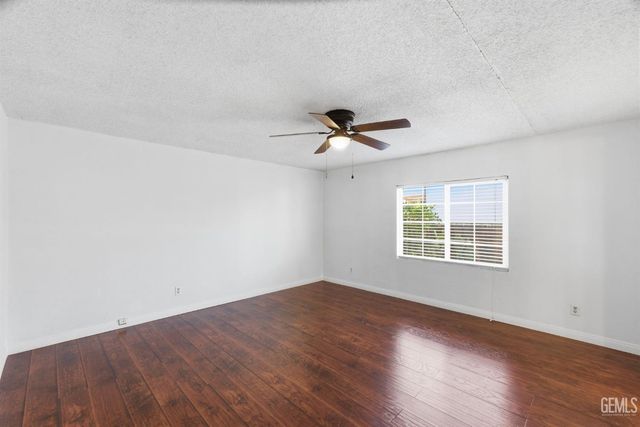 1301 Taft Hwy 92, Bakersfield, CA 93307