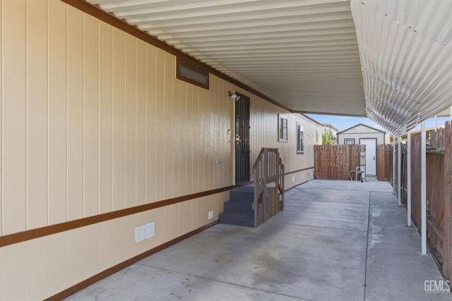 1301 Taft Hwy 92, Bakersfield, CA 93307