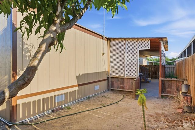 1301 Taft Hwy 92, Bakersfield, CA 93307