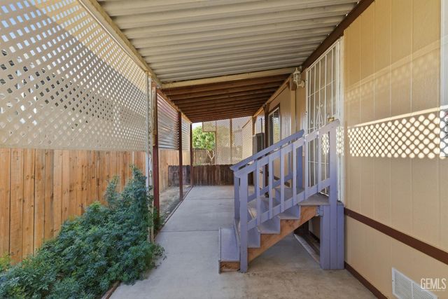 1301 Taft Hwy 92, Bakersfield, CA 93307