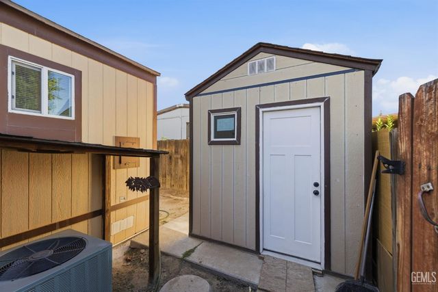 1301 Taft Hwy 92, Bakersfield, CA 93307