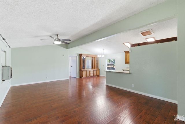 1301 Taft Hwy 92, Bakersfield, CA 93307