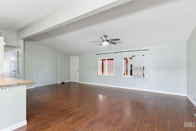 1301 Taft Hwy 92, Bakersfield, CA 93307