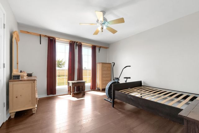5304 E Line Road, Whitewright, TX 75491