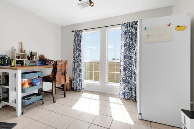 5304 E Line Road, Whitewright, TX 75491