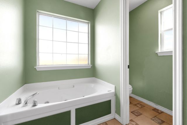 5304 E Line Road, Whitewright, TX 75491
