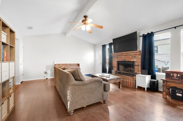 5304 E Line Road, Whitewright, TX 75491