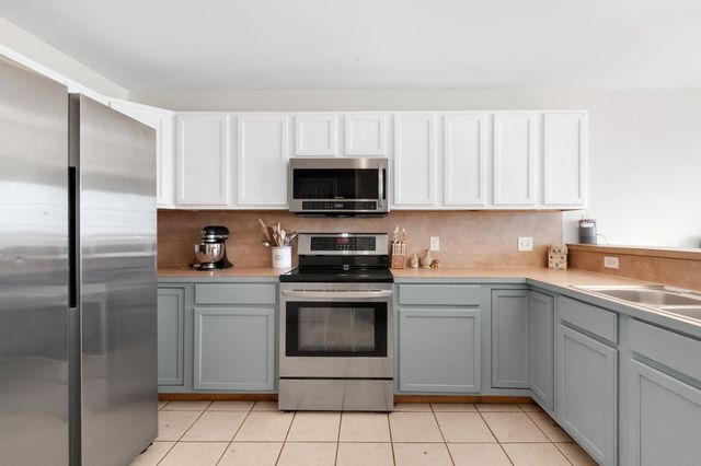 5304 E Line Road, Whitewright, TX 75491