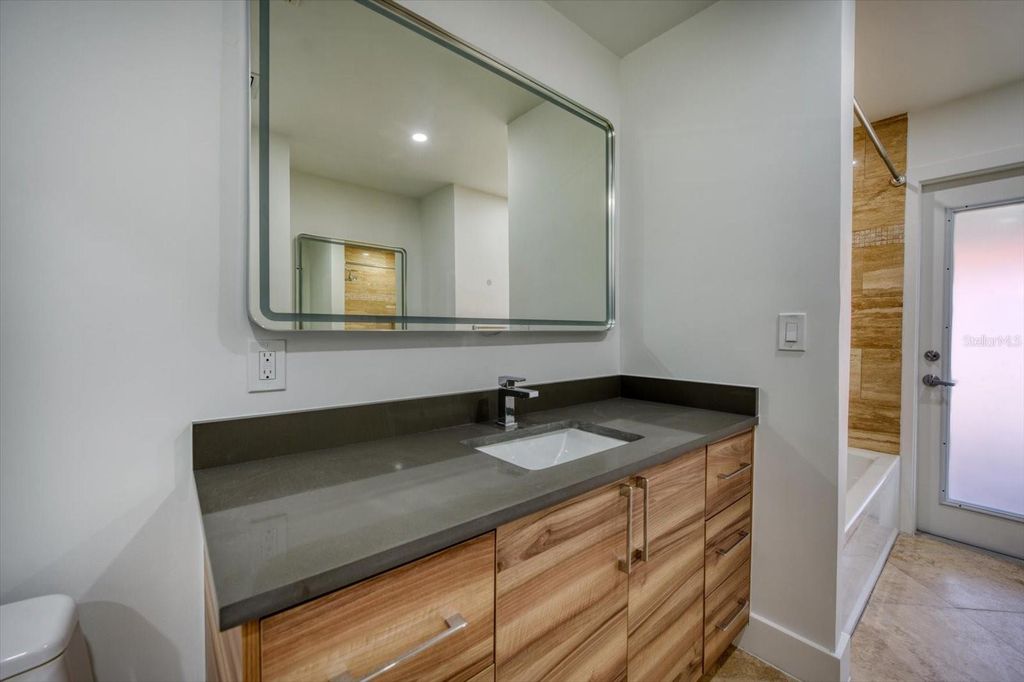 Image 19 of property listing at 2031 TANGLEWOOD WAY NE, St Petersburg, FL 33702