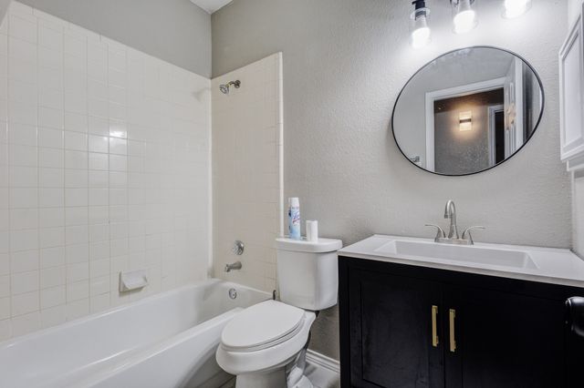 9049 Elbe Trail, Fort Worth, TX 76118