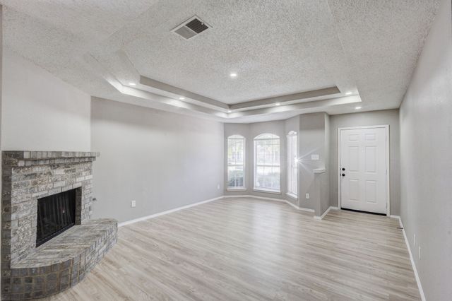 9049 Elbe Trail, Fort Worth, TX 76118