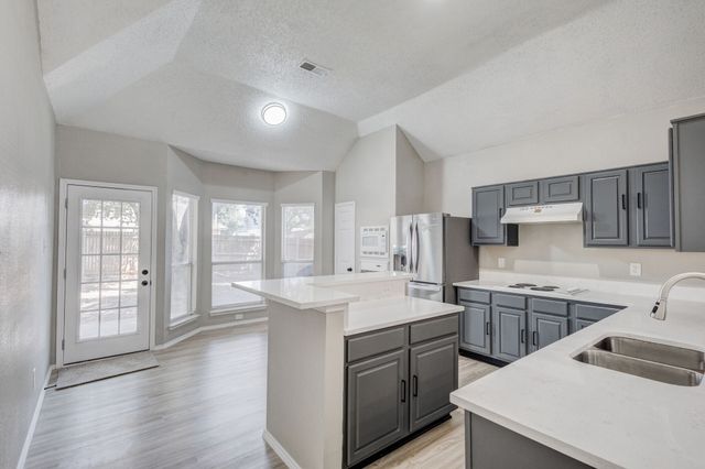 9049 Elbe Trail, Fort Worth, TX 76118