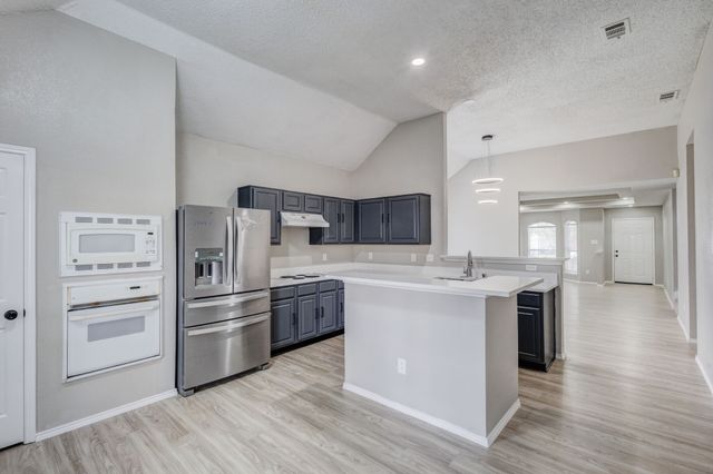 9049 Elbe Trail, Fort Worth, TX 76118