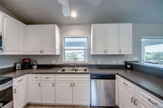 1725 NE 23rd ST, Cape Coral, FL 33909