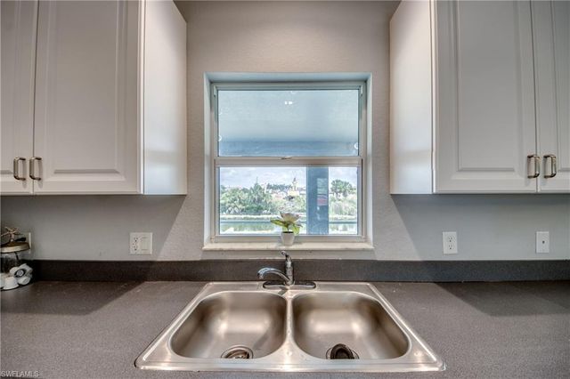 1725 NE 23rd ST, Cape Coral, FL 33909