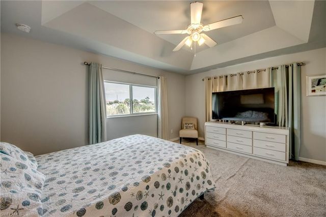 1725 NE 23rd ST, Cape Coral, FL 33909