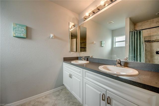 1725 NE 23rd ST, Cape Coral, FL 33909